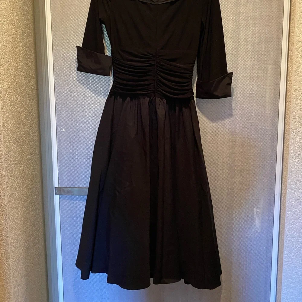 Women’s elegant formal dress size 8. - Picture 5 of 6